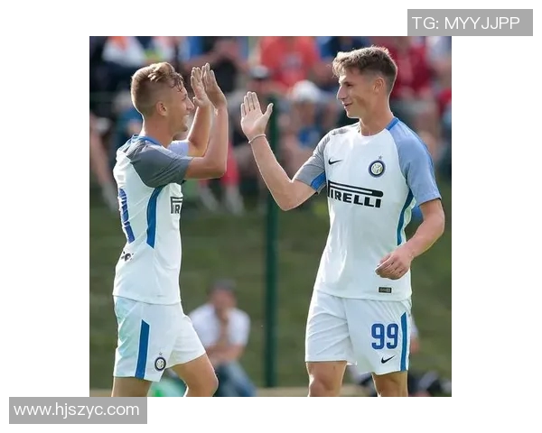 足球明星与小孩奇妙互换身体展开的冒险旅程与成长故事